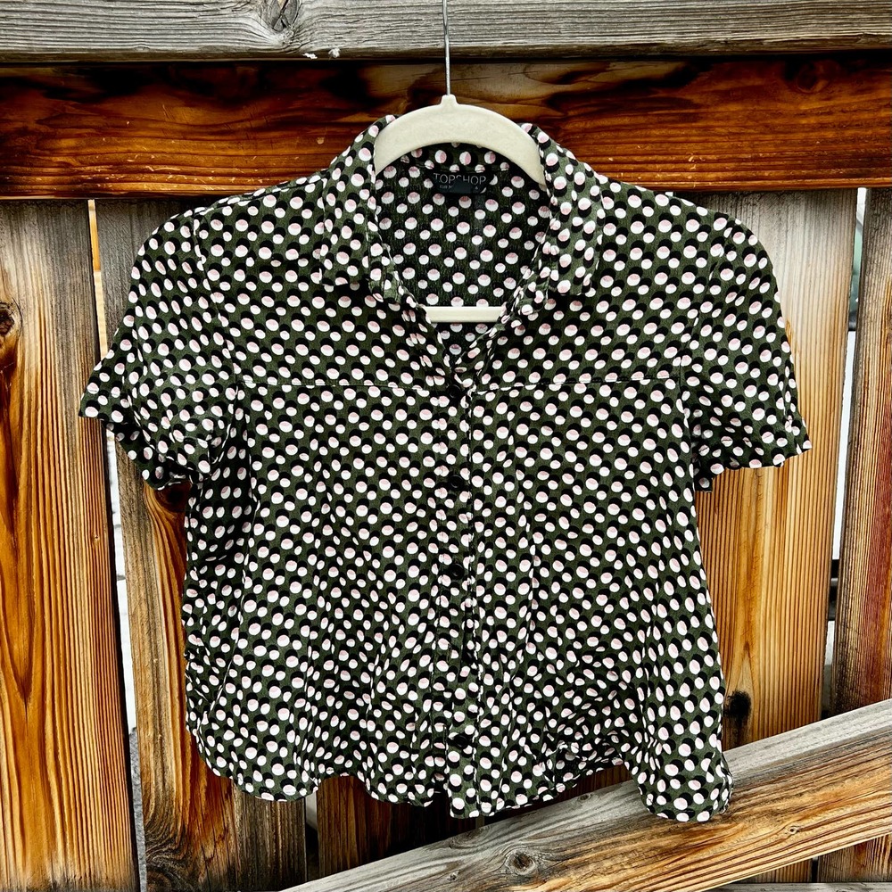 topshop green polka dot button down cropped blouse